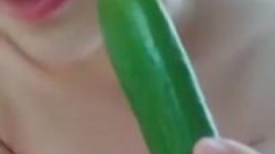 [52apian.com] Chinese girl masturbating her hairy pussy with cucumber