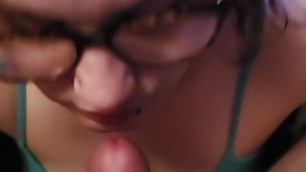 Sucking cock while on game